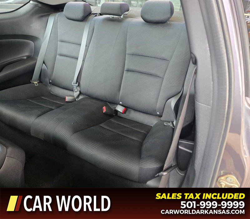 Honda Accord Coupe Vehicle Full-screen Gallery Image 9