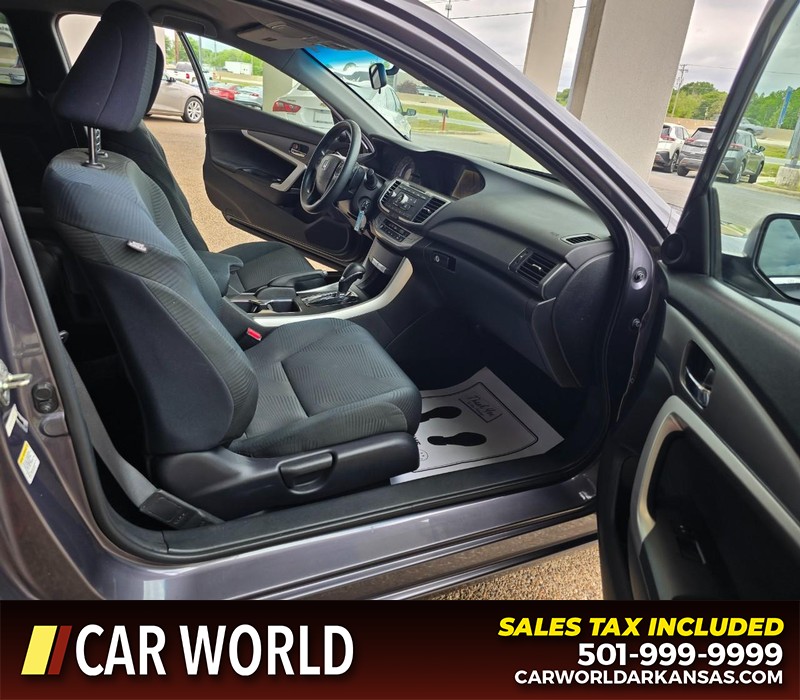 Honda Accord Coupe Vehicle Full-screen Gallery Image 10