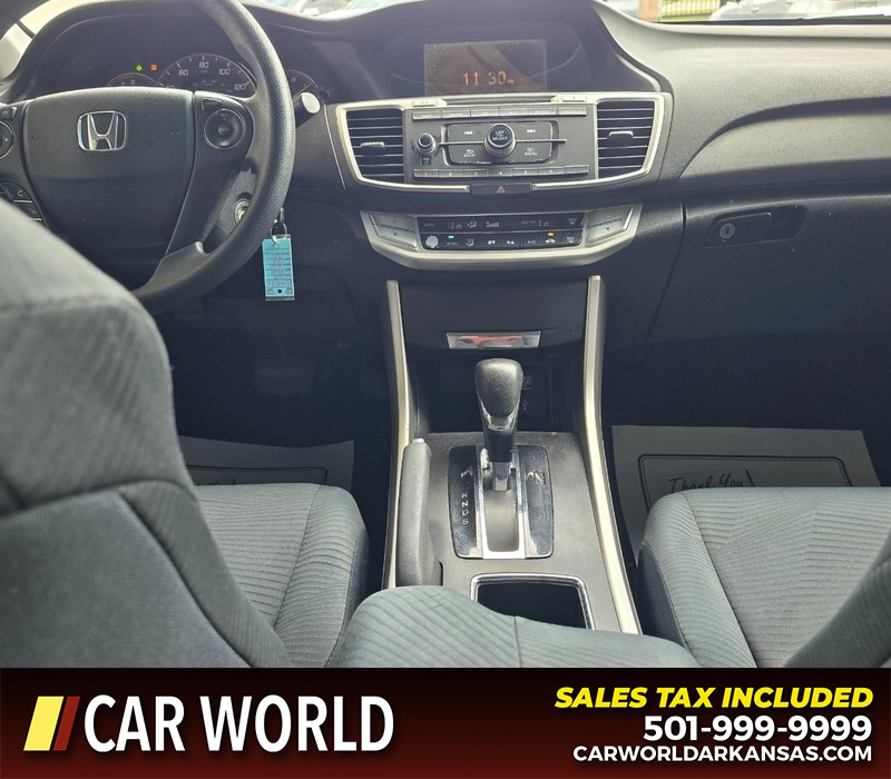 Honda Accord Coupe Vehicle Full-screen Gallery Image 16