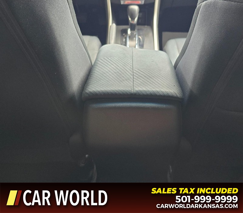 Honda Accord Coupe Vehicle Full-screen Gallery Image 18