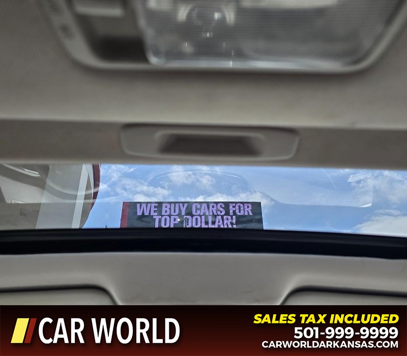 Nissan Rogue Sport Vehicle Full-screen Gallery Image 19