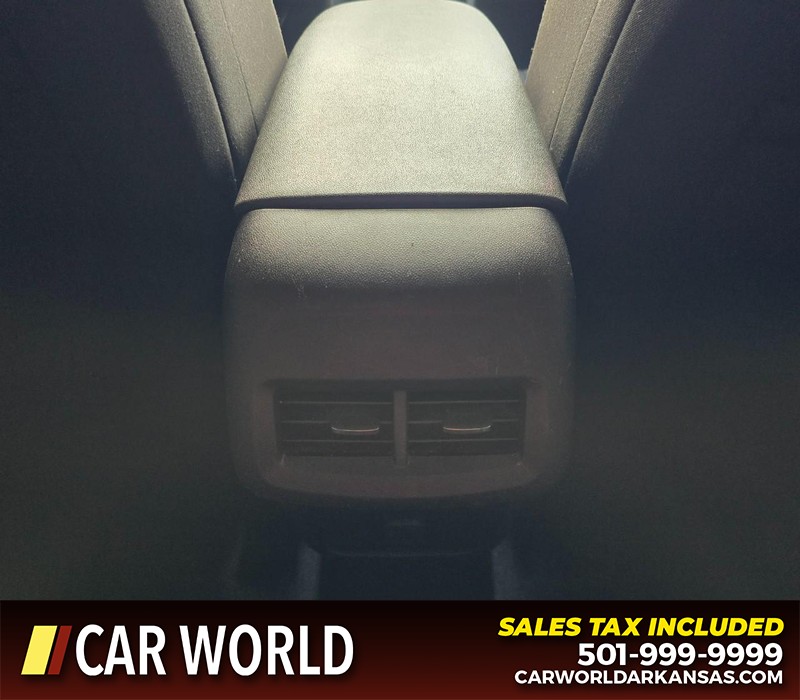 Chevrolet Equinox Vehicle Full-screen Gallery Image 19