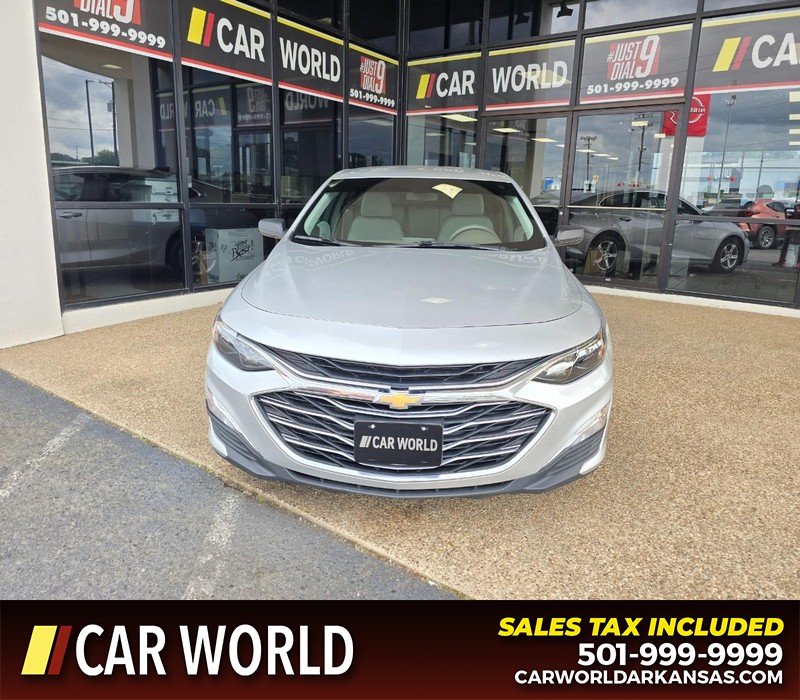 Chevrolet Malibu Vehicle Full-screen Gallery Image 2