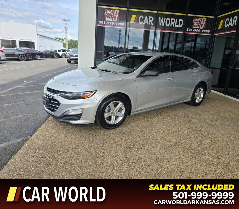 Chevrolet Malibu Vehicle Full-screen Gallery Image 3