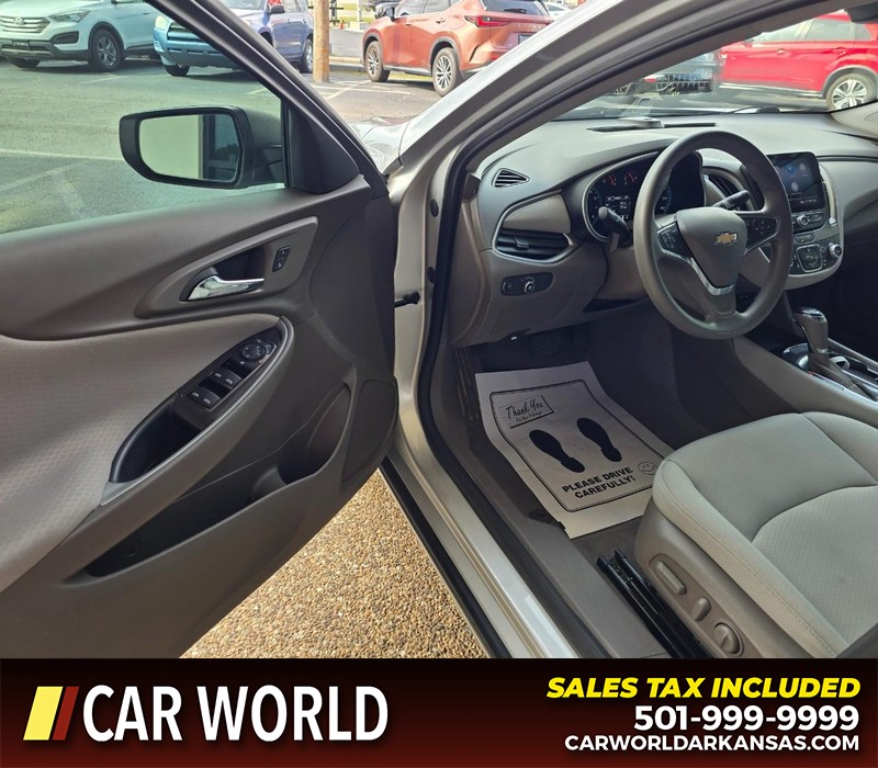 Chevrolet Malibu Vehicle Full-screen Gallery Image 7