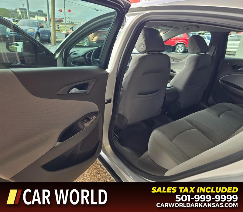 Chevrolet Malibu Vehicle Full-screen Gallery Image 9