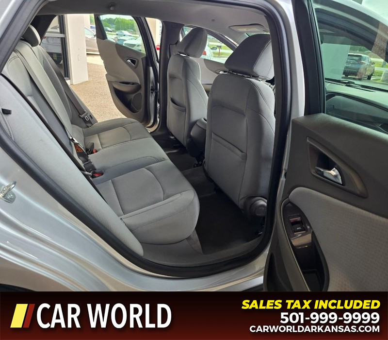 Chevrolet Malibu Vehicle Full-screen Gallery Image 12