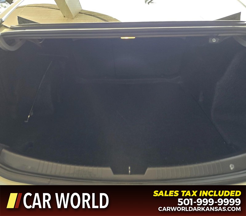 Chevrolet Malibu Vehicle Full-screen Gallery Image 13