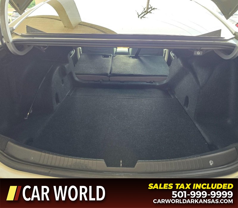 Chevrolet Malibu Vehicle Full-screen Gallery Image 14