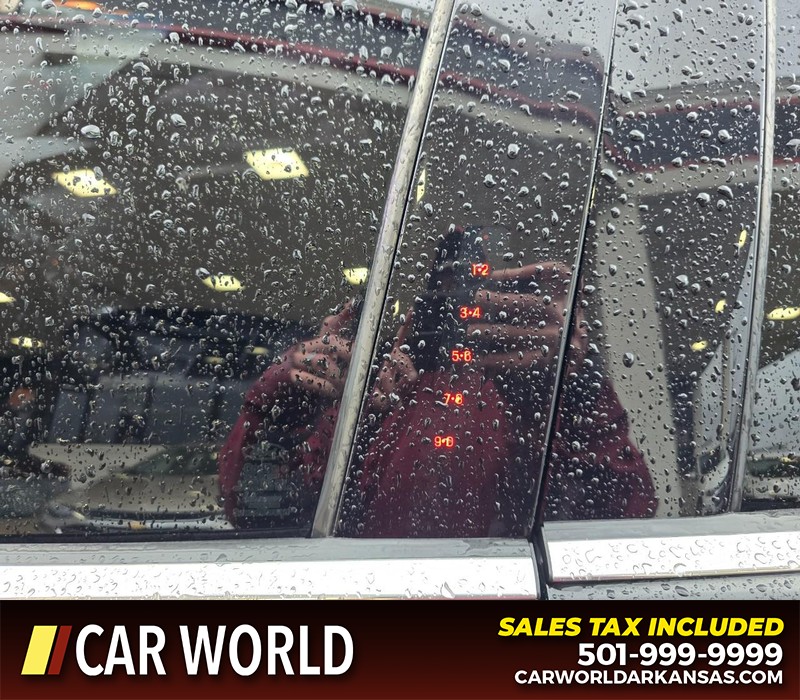 Ford Taurus Vehicle Full-screen Gallery Image 5