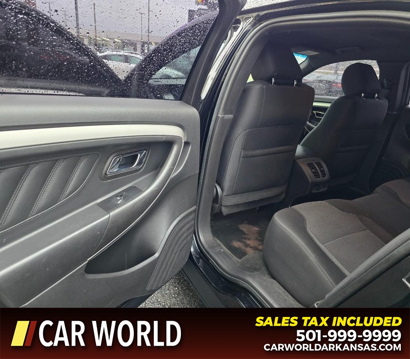 Ford Taurus Vehicle Full-screen Gallery Image 10