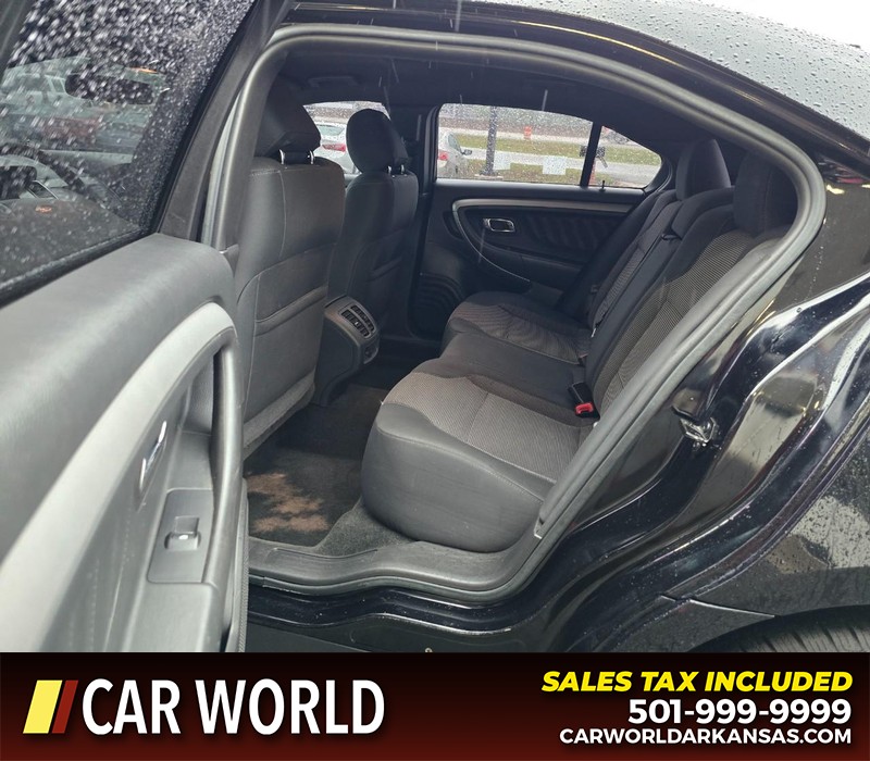 Ford Taurus Vehicle Full-screen Gallery Image 11