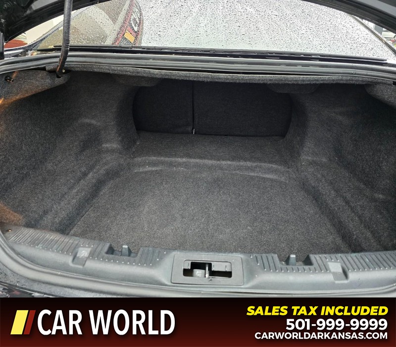 Ford Taurus Vehicle Full-screen Gallery Image 14