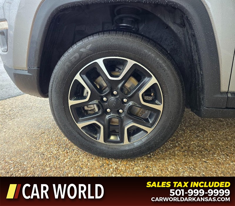 Jeep Compass Vehicle Full-screen Gallery Image 6