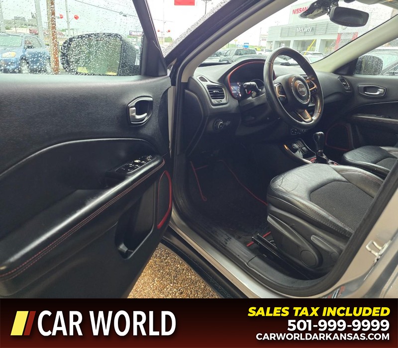 Jeep Compass Vehicle Full-screen Gallery Image 7