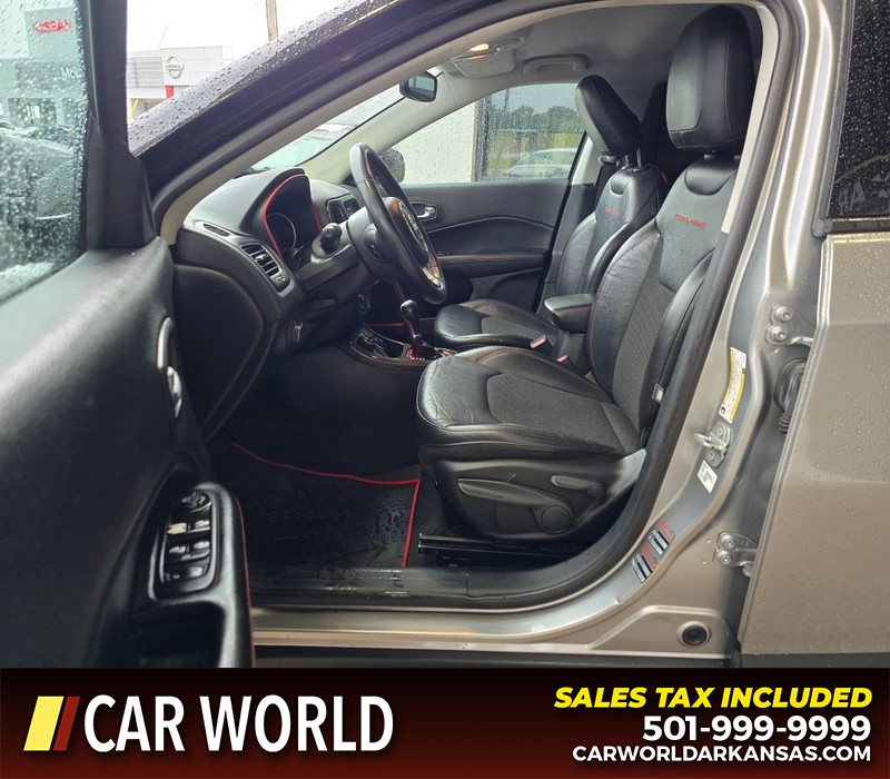 Jeep Compass Vehicle Full-screen Gallery Image 8