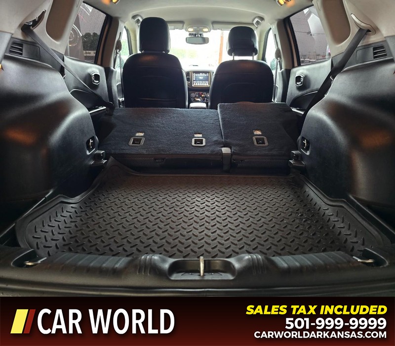 Jeep Compass Vehicle Full-screen Gallery Image 14