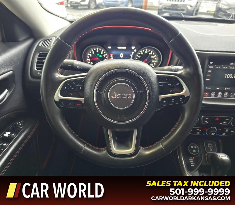 Jeep Compass Vehicle Full-screen Gallery Image 15