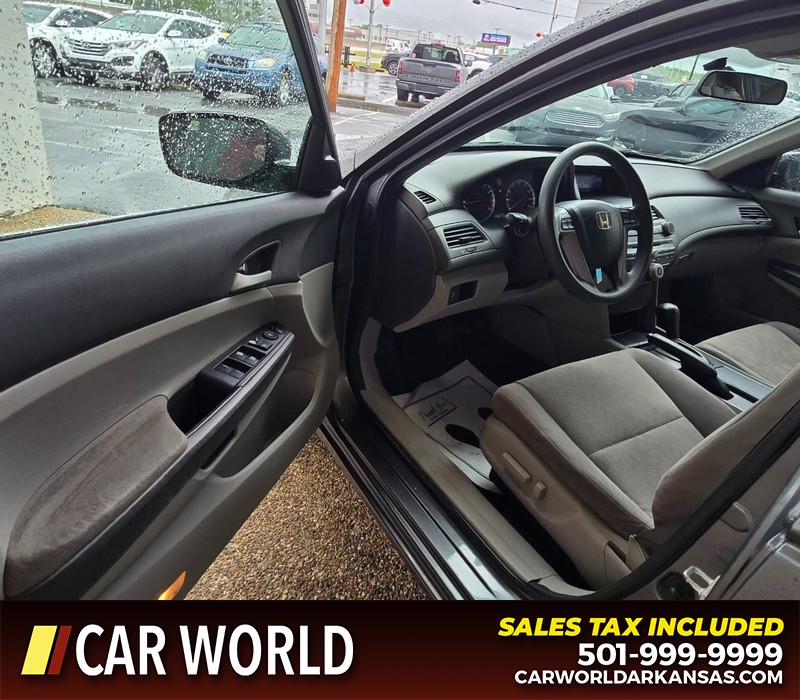 Honda Accord Sedan Vehicle Full-screen Gallery Image 7