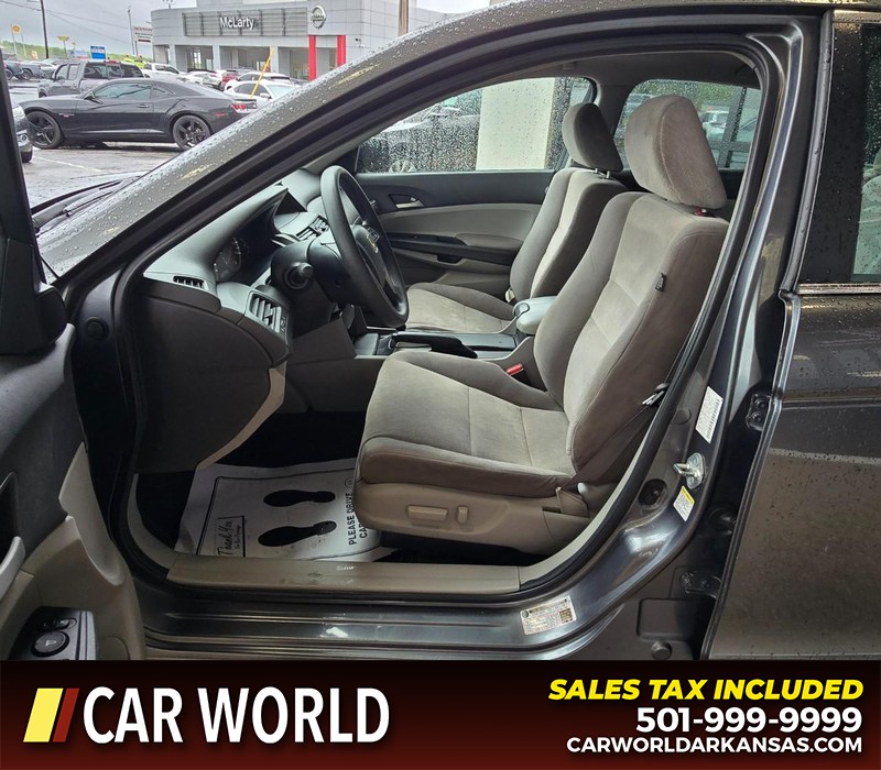 Honda Accord Sedan Vehicle Full-screen Gallery Image 8