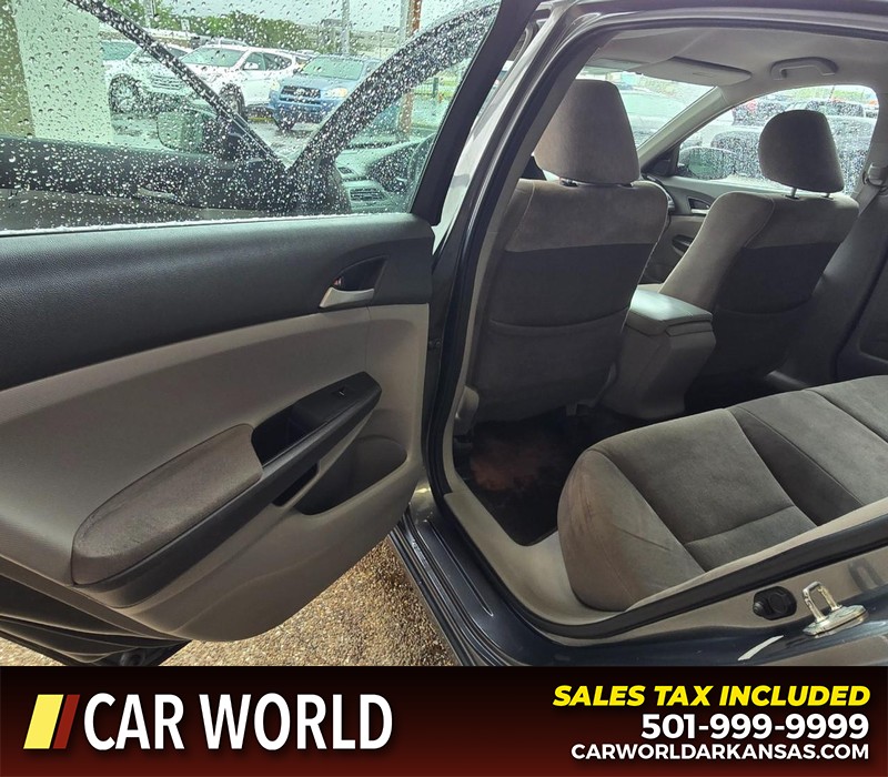 Honda Accord Sedan Vehicle Full-screen Gallery Image 9