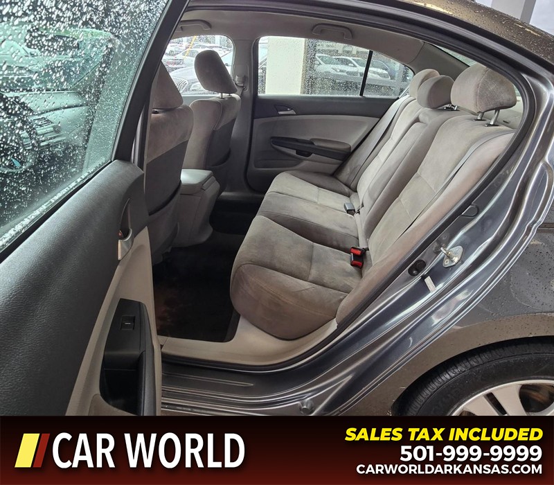 Honda Accord Sedan Vehicle Full-screen Gallery Image 10