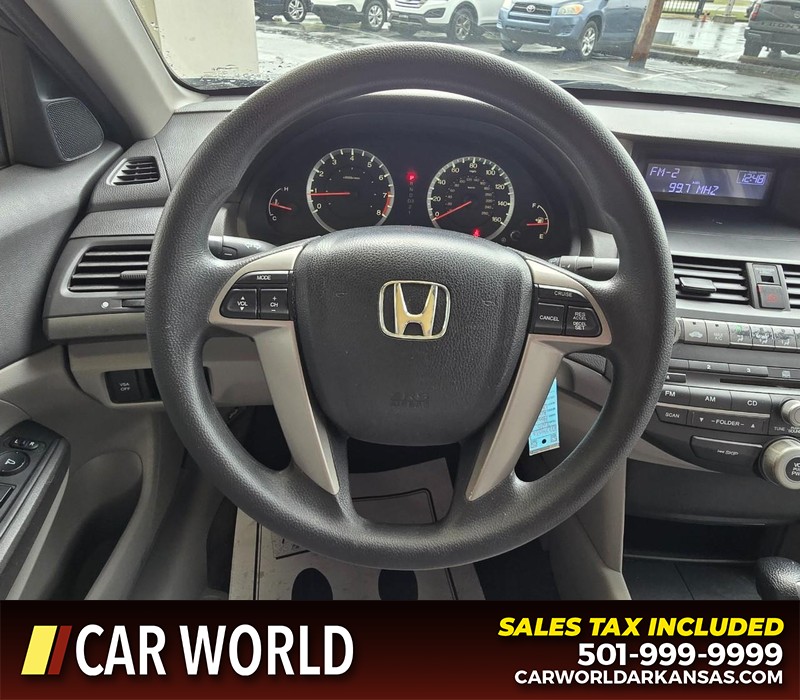 Honda Accord Sedan Vehicle Full-screen Gallery Image 15