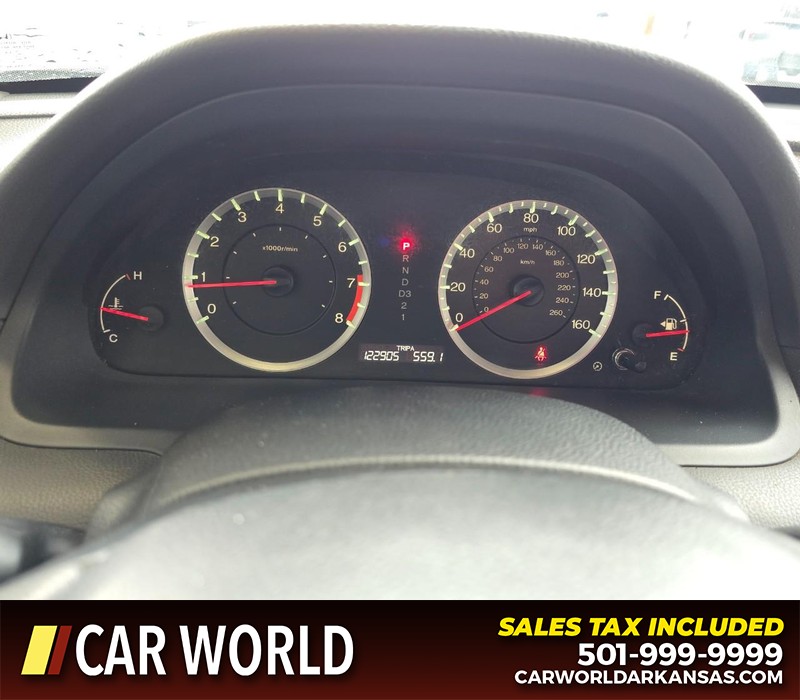 Honda Accord Sedan Vehicle Full-screen Gallery Image 17