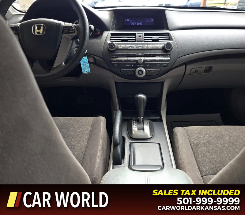 Honda Accord Sedan Vehicle Full-screen Gallery Image 18