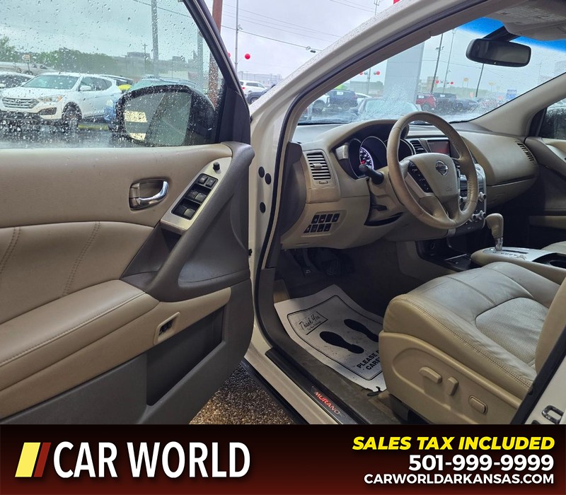 Nissan Murano Vehicle Full-screen Gallery Image 7