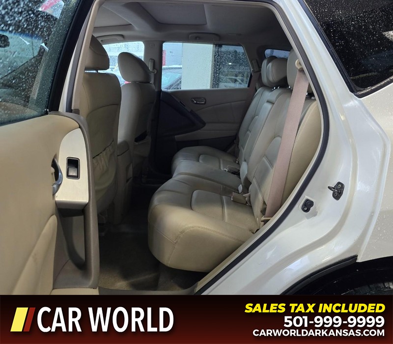 Nissan Murano Vehicle Full-screen Gallery Image 10