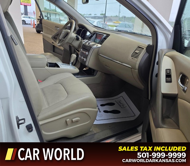 Nissan Murano Vehicle Full-screen Gallery Image 11