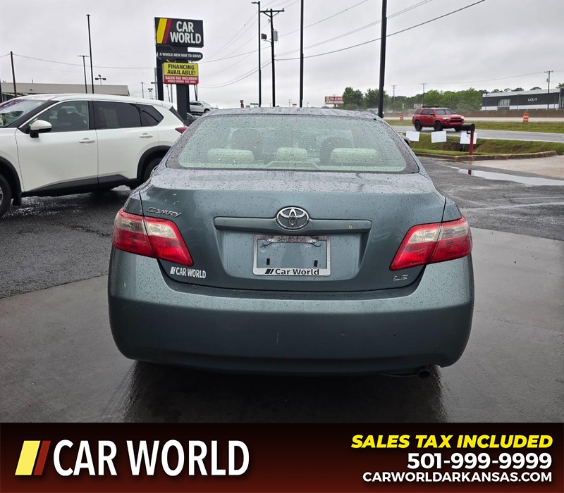 Toyota Camry Vehicle Full-screen Gallery Image 5