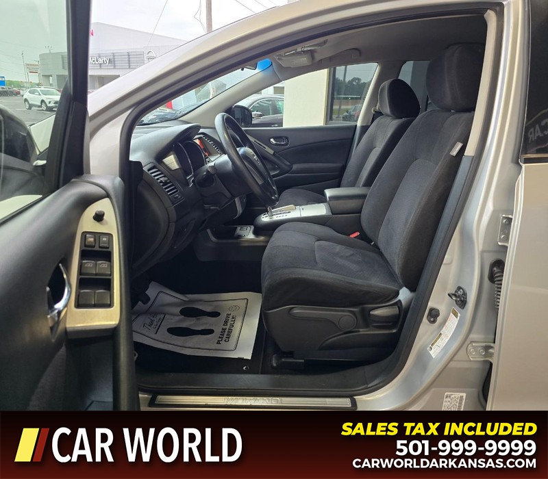 Nissan Murano Vehicle Full-screen Gallery Image 8