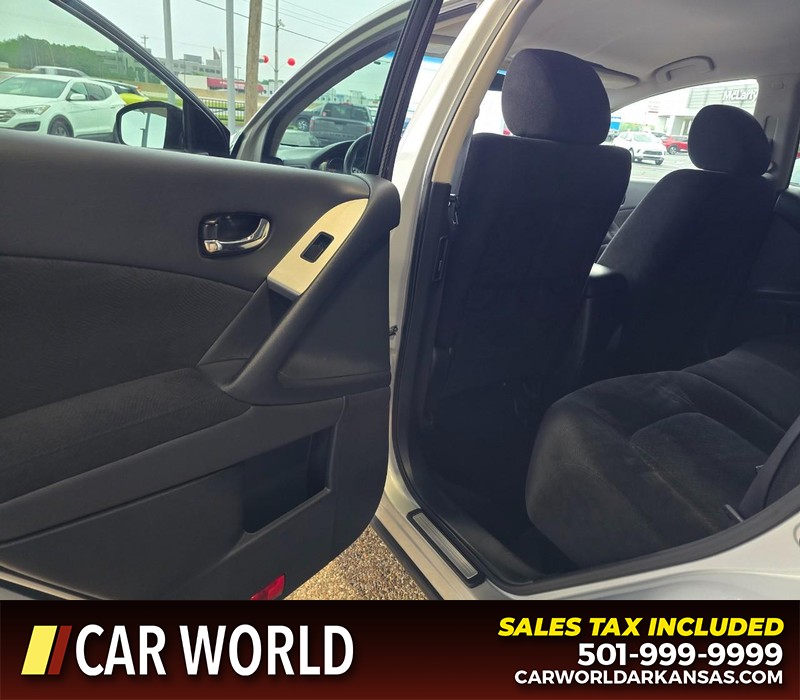 Nissan Murano Vehicle Full-screen Gallery Image 9