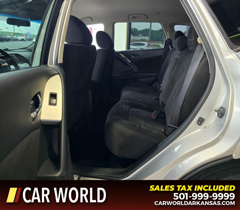 Nissan Murano Vehicle Full-screen Gallery Image 10