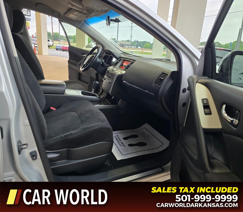 Nissan Murano Vehicle Full-screen Gallery Image 11