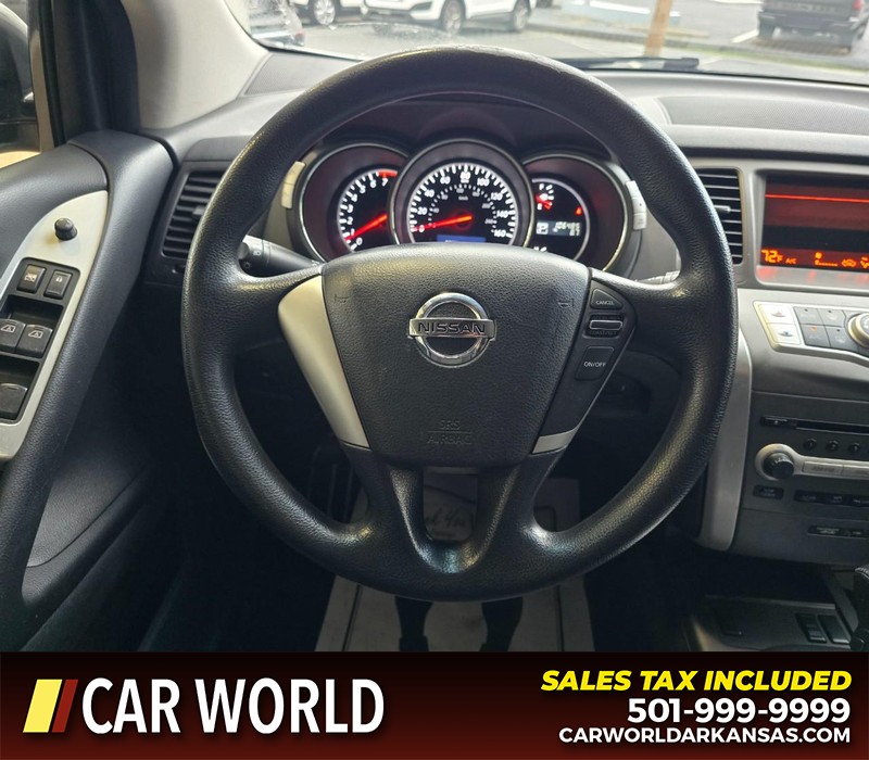 Nissan Murano Vehicle Full-screen Gallery Image 16