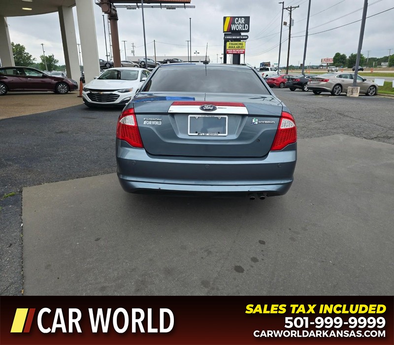 Ford Fusion Vehicle Full-screen Gallery Image 5