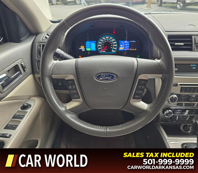 Ford Fusion Vehicle Full-screen Gallery Image 14