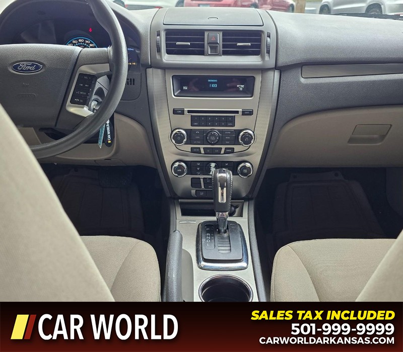 Ford Fusion Vehicle Full-screen Gallery Image 18