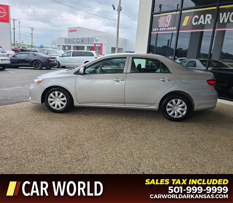 Toyota Corolla Vehicle Full-screen Gallery Image 4