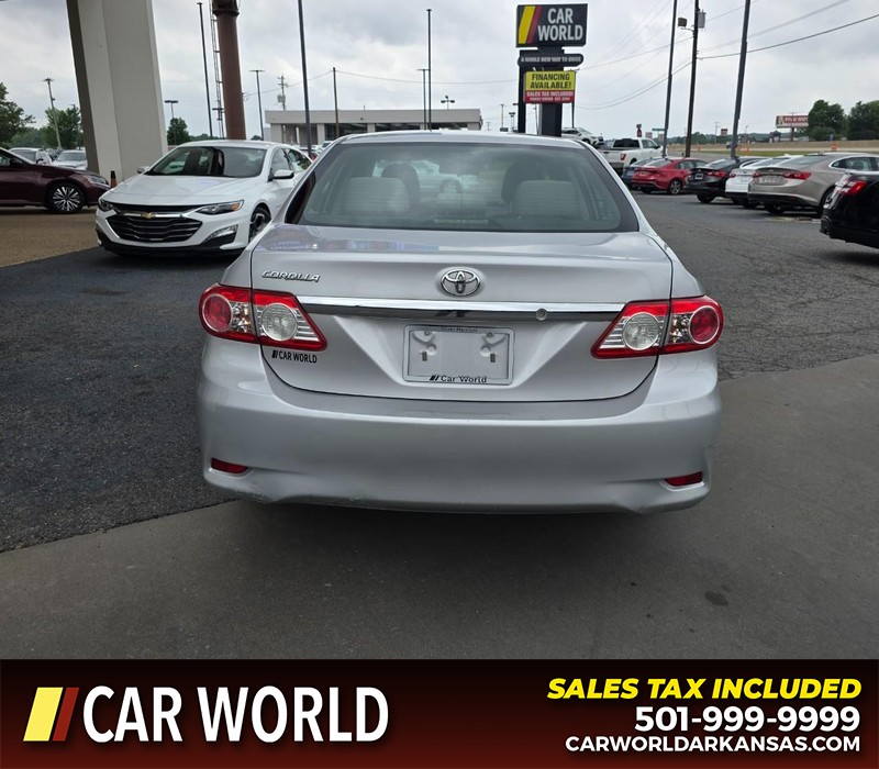 Toyota Corolla Vehicle Full-screen Gallery Image 5