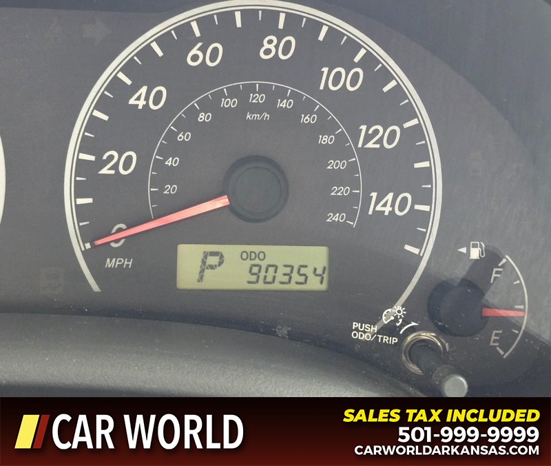 Toyota Corolla Vehicle Full-screen Gallery Image 16