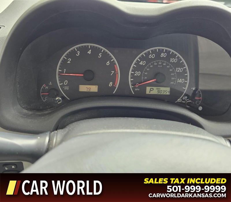 Toyota Corolla Vehicle Full-screen Gallery Image 17