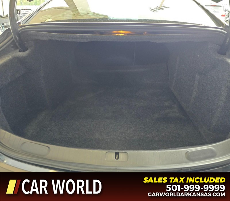 Chevrolet Impala Vehicle Full-screen Gallery Image 12