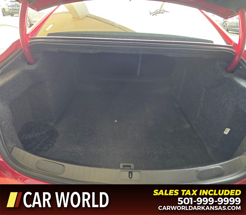 Chevrolet Impala Vehicle Full-screen Gallery Image 13