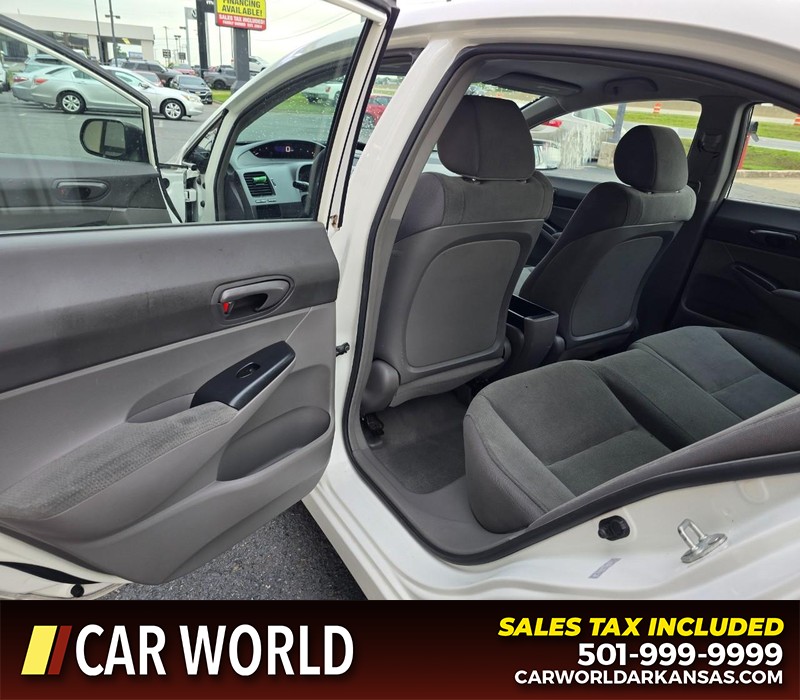 Honda Civic Sedan Vehicle Full-screen Gallery Image 9