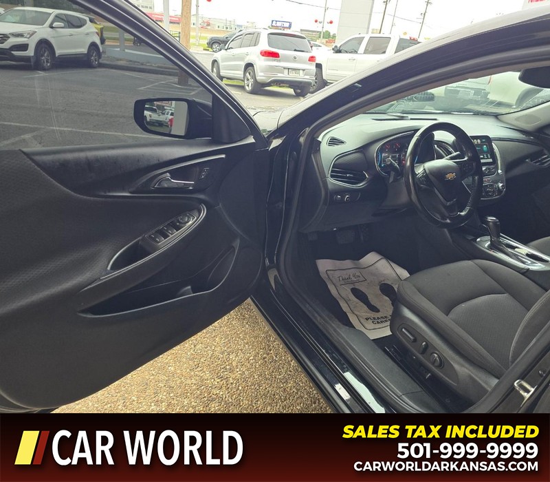 Chevrolet Malibu Vehicle Full-screen Gallery Image 7