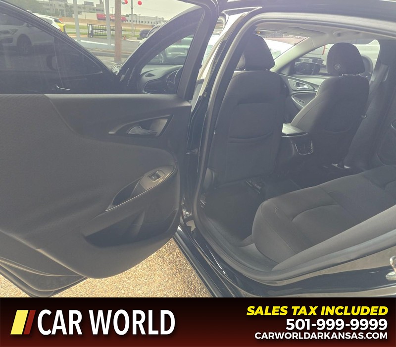 Chevrolet Malibu Vehicle Full-screen Gallery Image 9